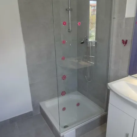 Businci 7560b Apartman *